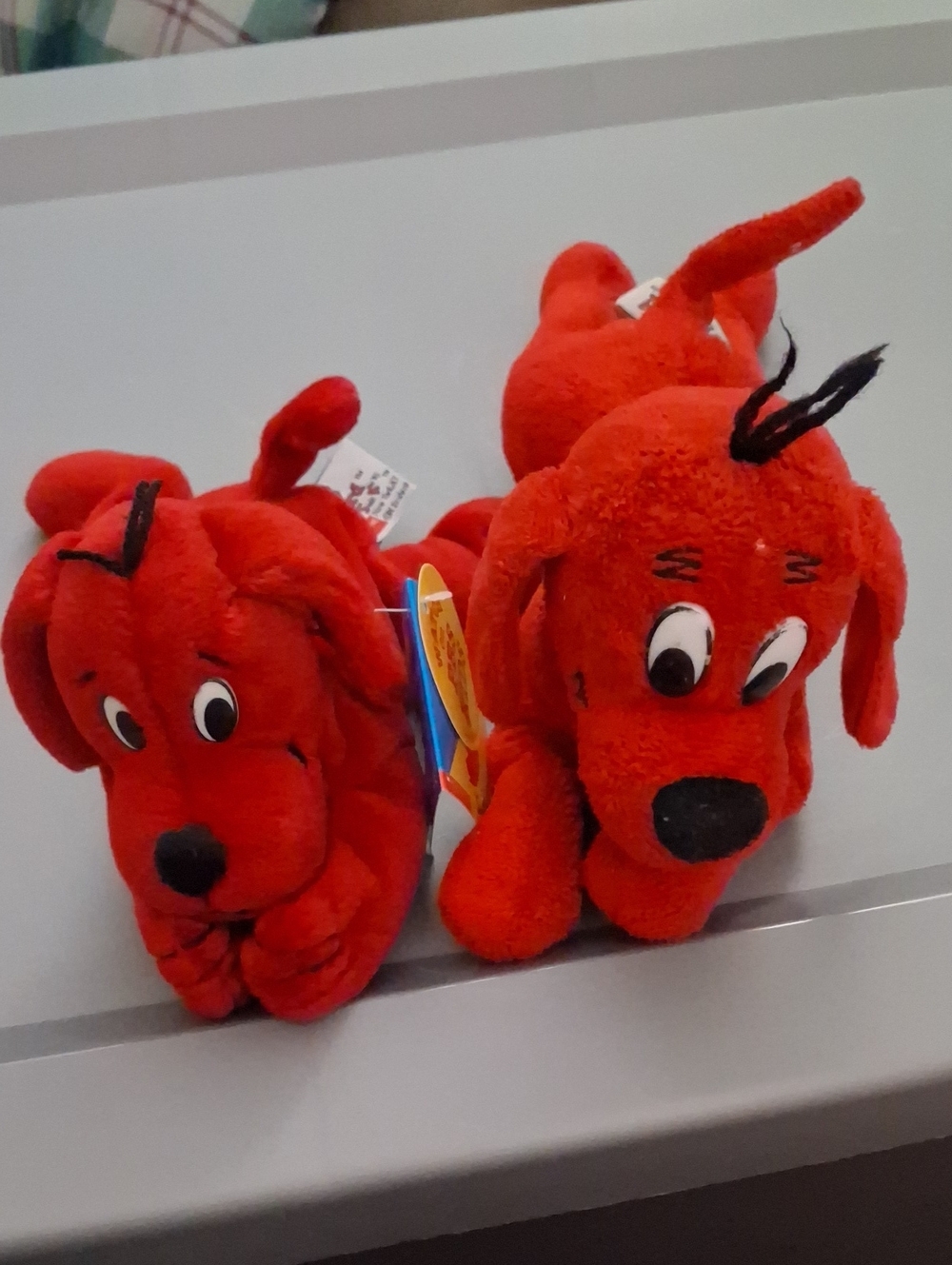 2 Clifford The Big Red Dog Beanies